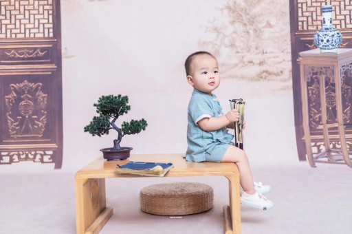 和县宝宝眼睛肿是什么原因