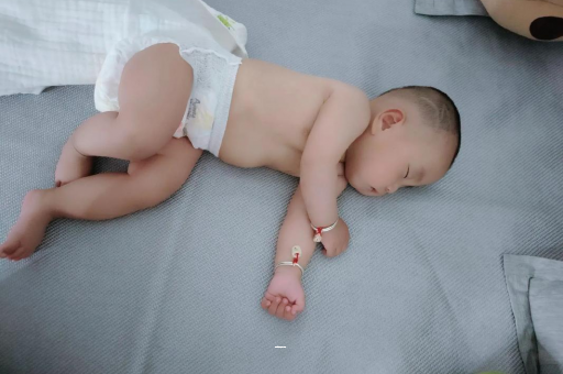 和县宝宝总是摇头怎么回事
